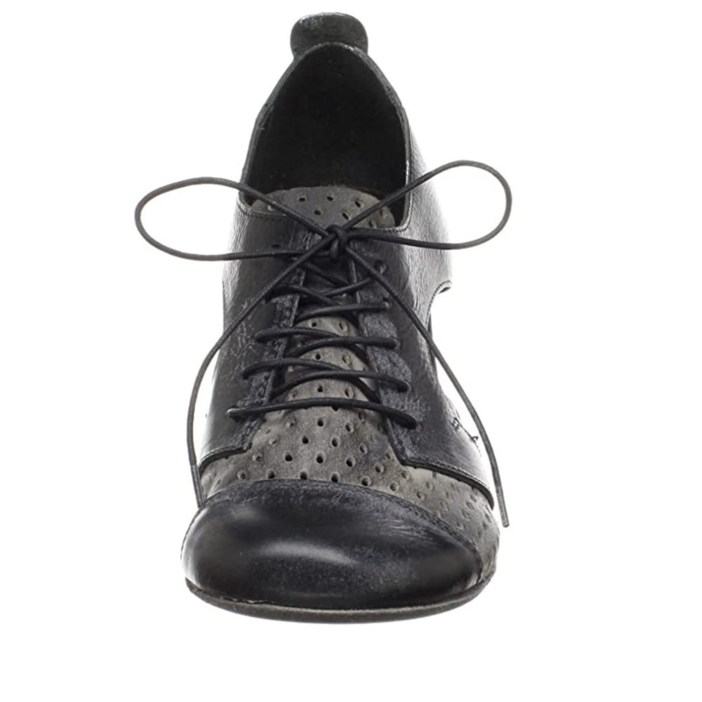 🎉 Gorgeous Italian RETRO VIBE Lace Up Oxford Heels in box Cap Toe 2 TONE US 8.5 - Picture 3 of 11